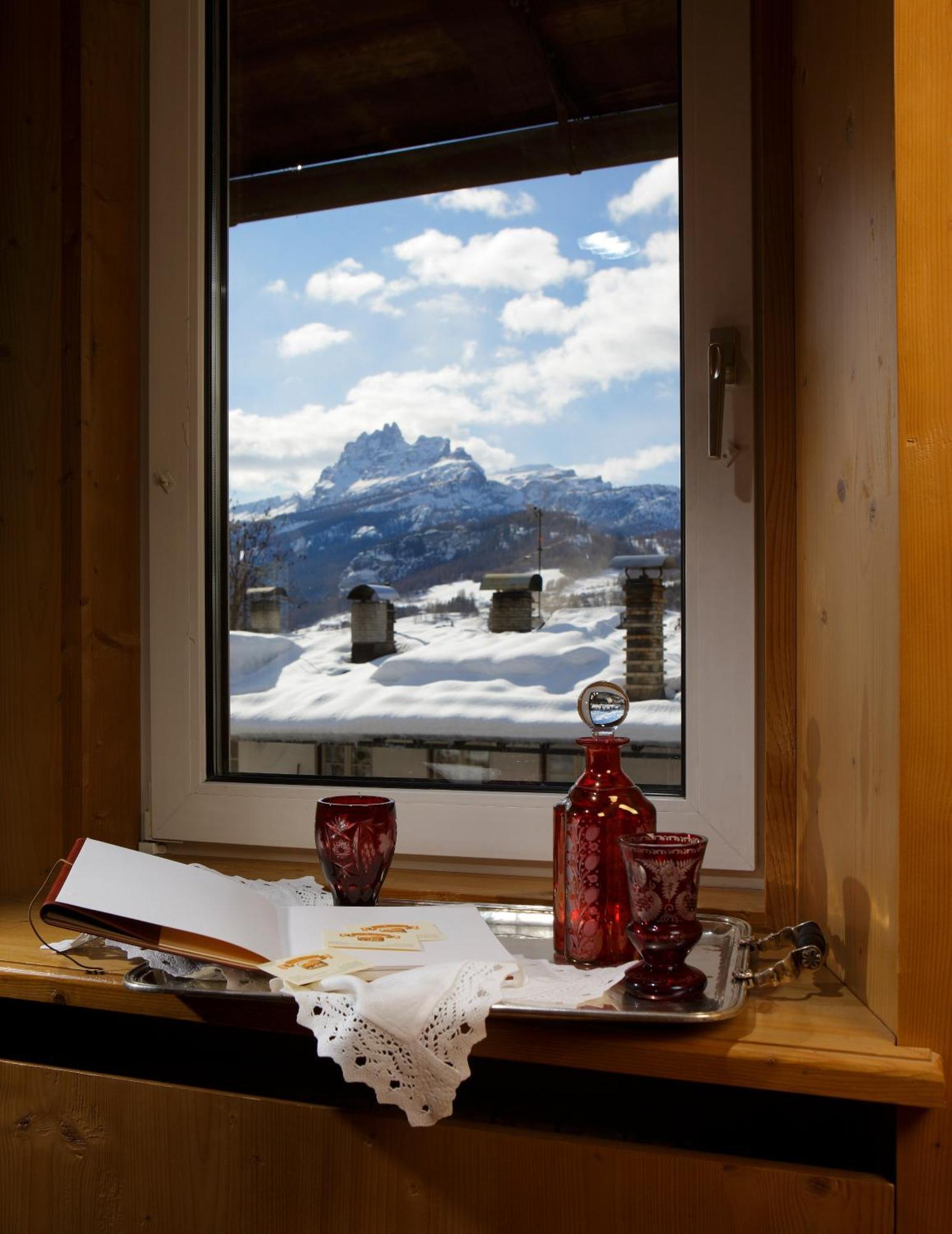 Hotel Menardi Cortina d'Ampezzo Exterior photo